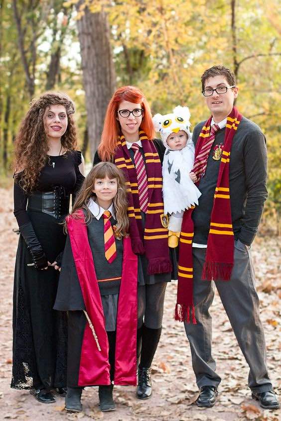 30+ Harry Potter Group Costume Ideas For Anyone Trying to Forget They're a  Muggle  Harry potter party costume, Harry potter halloween costumes, Harry  potter halloween