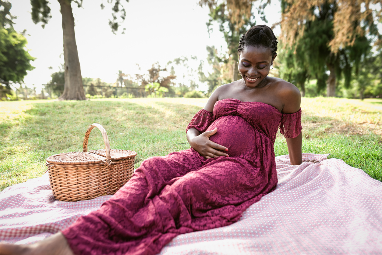 Great Maternity Photoshoot Ideas - FamilyEducation