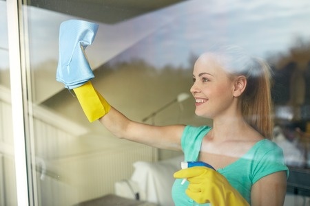 cleaning with bleach while pregnant no gloves